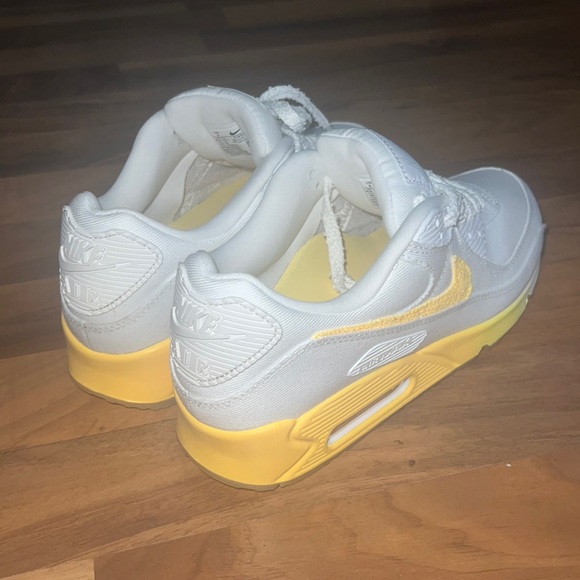 New Nike Air Max 90 SE Citrus Pulse size 9 - Picture 3 of 4